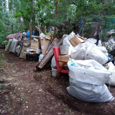 Уборка мусора на участке